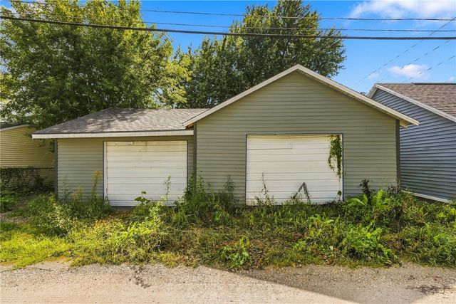1024 D Avenue NW, Cedar Rapids, IA 52405