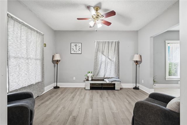 1024 D Avenue NW, Cedar Rapids, IA 52405