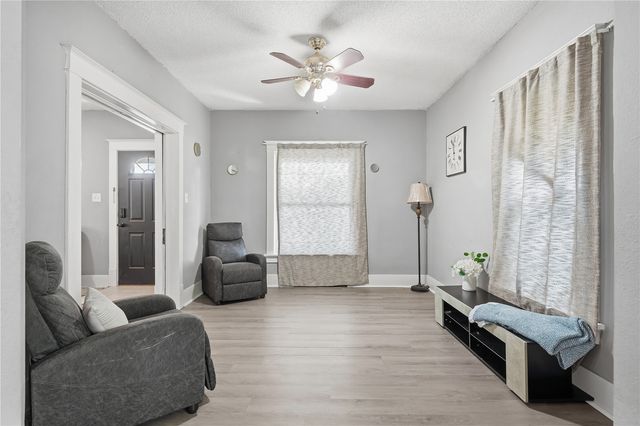 1024 D Avenue NW, Cedar Rapids, IA 52405
