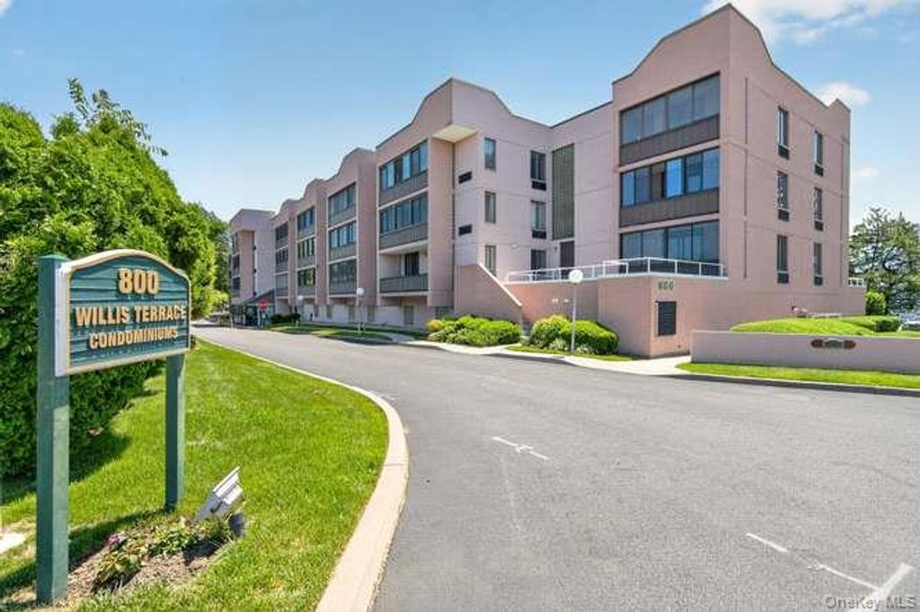 800 Willis Avenue 119, Albertson, NY 11507
