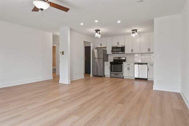 5202 Washington Street 301, Downers Grove, IL 60515