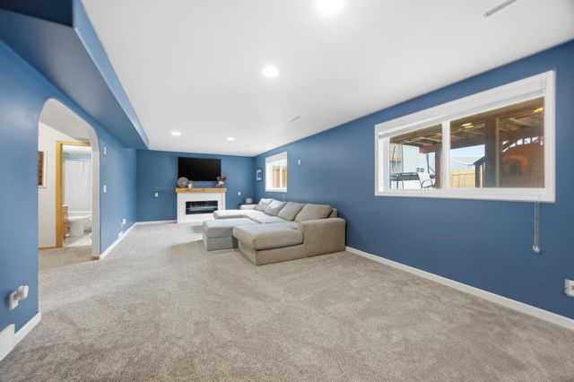 2344 59th Avenue S, Fargo, ND 58104