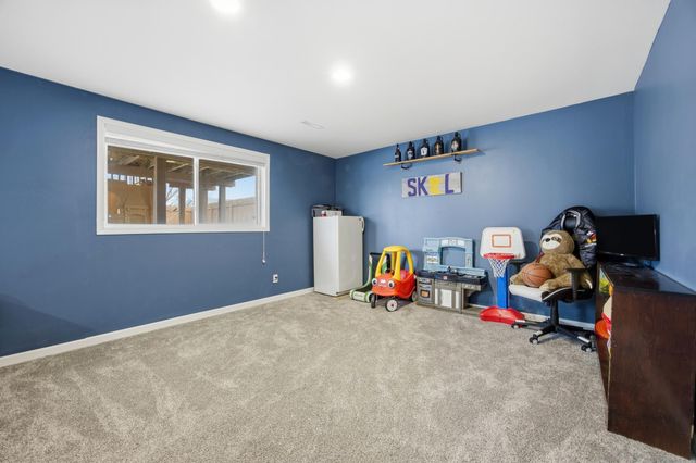 2344 59th Avenue S, Fargo, ND 58104