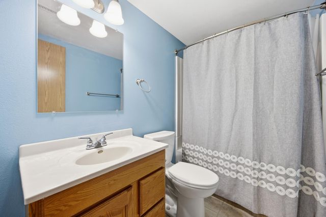 2344 59th Avenue S, Fargo, ND 58104