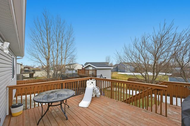 2344 59th Avenue S, Fargo, ND 58104