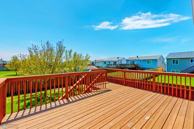 2344 59th Avenue S, Fargo, ND 58104