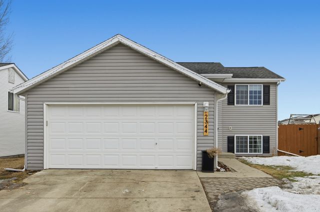 2344 59th Avenue S, Fargo, ND 58104