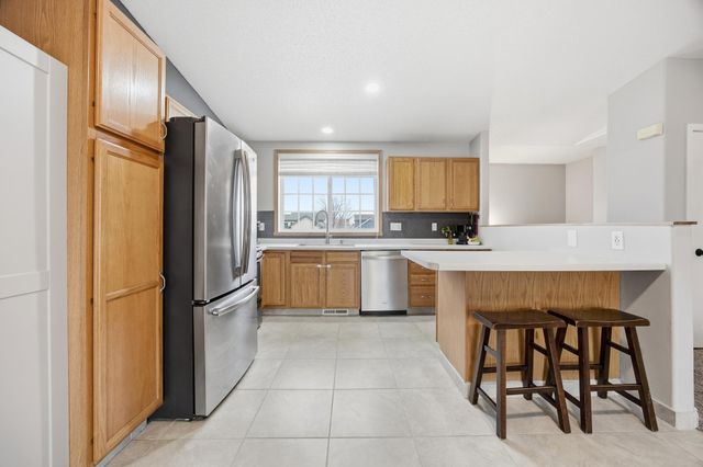 2344 59th Avenue S, Fargo, ND 58104