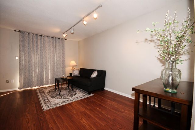 3401 Timmons Lane 12, Houston, TX 77027