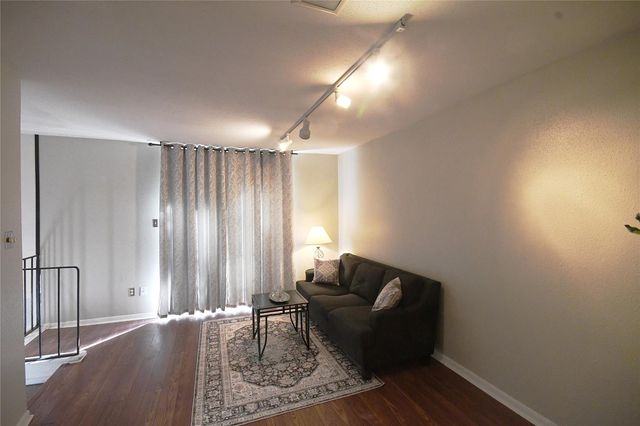 3401 Timmons Lane 12, Houston, TX 77027