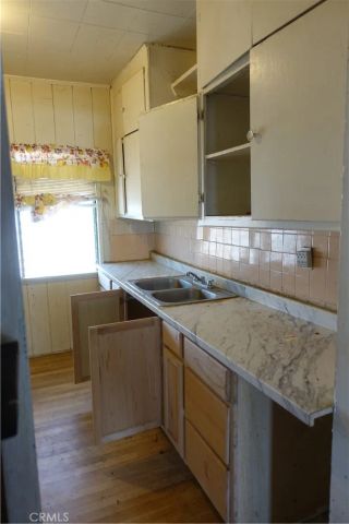 2217 Elsinore, Los Angeles, CA 90026