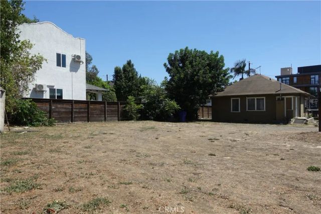 2217 Elsinore, Los Angeles, CA 90026