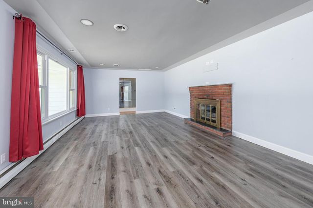 468 MCDEVITT DR, Gibbstown, NJ 08027