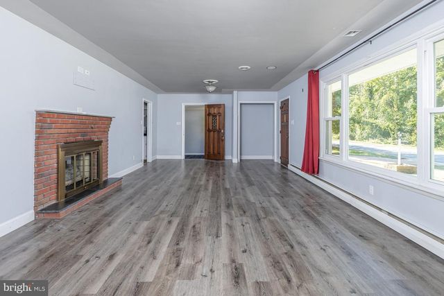 468 MCDEVITT DR, Gibbstown, NJ 08027