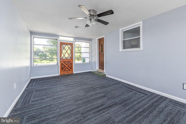 468 MCDEVITT DR, Gibbstown, NJ 08027