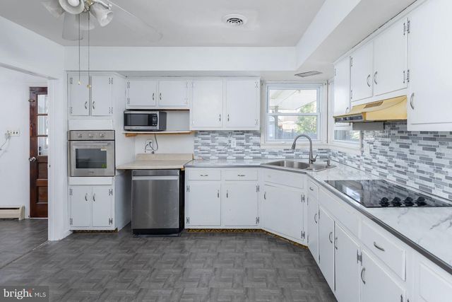 468 MCDEVITT DR, Gibbstown, NJ 08027