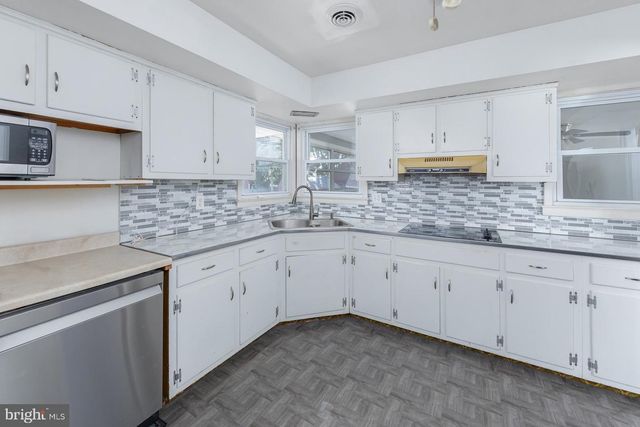 468 MCDEVITT DR, Gibbstown, NJ 08027