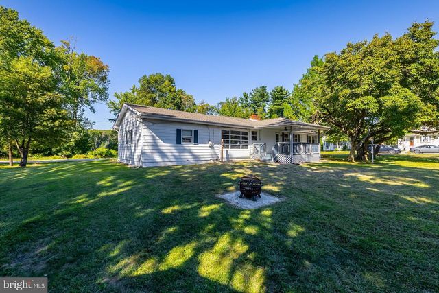 468 MCDEVITT DR, Gibbstown, NJ 08027