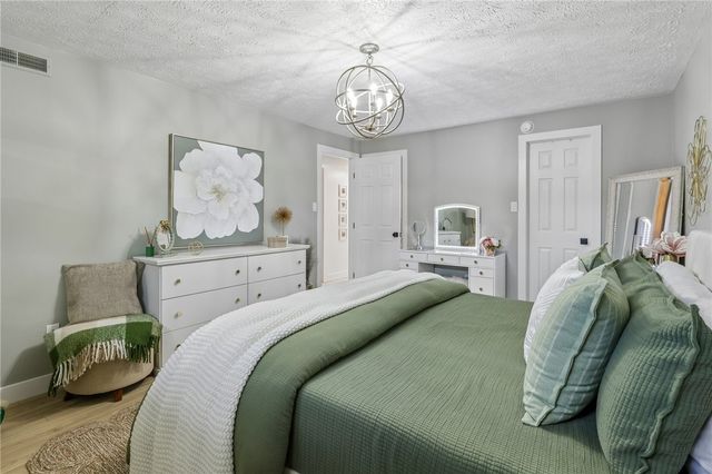 1845 Clayton 202, Perry Hilltop, PA 15214