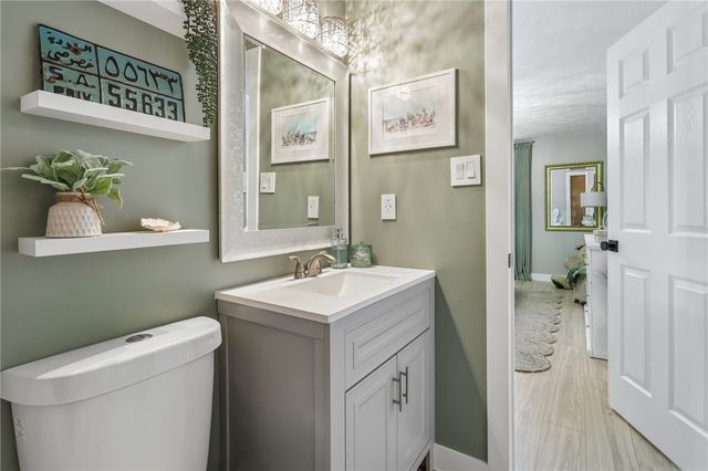 1845 Clayton 202, Perry Hilltop, PA 15214