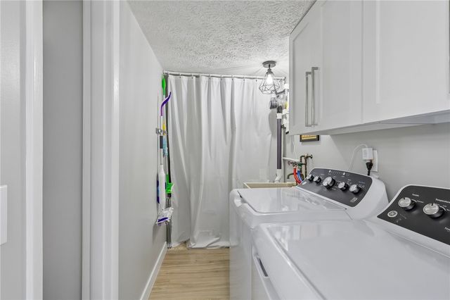 1845 Clayton 202, Perry Hilltop, PA 15214