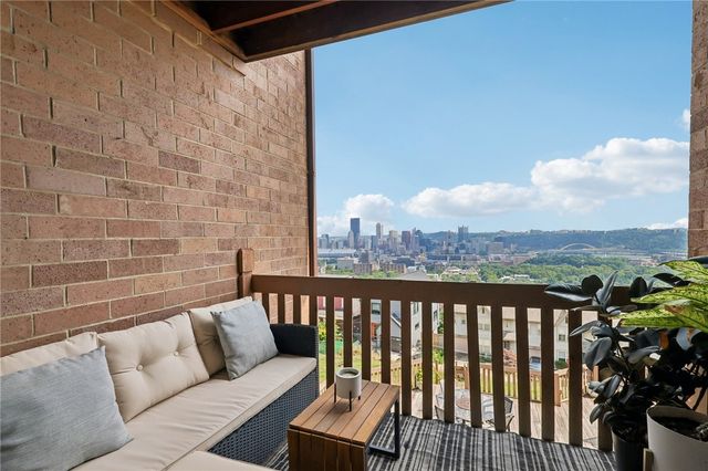 1845 Clayton 202, Perry Hilltop, PA 15214