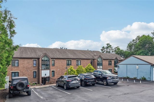 1845 Clayton 202, Perry Hilltop, PA 15214