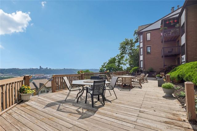 1845 Clayton 202, Perry Hilltop, PA 15214