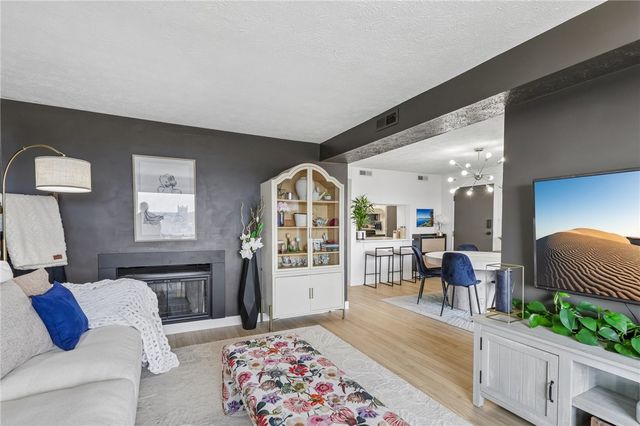 1845 Clayton 202, Perry Hilltop, PA 15214