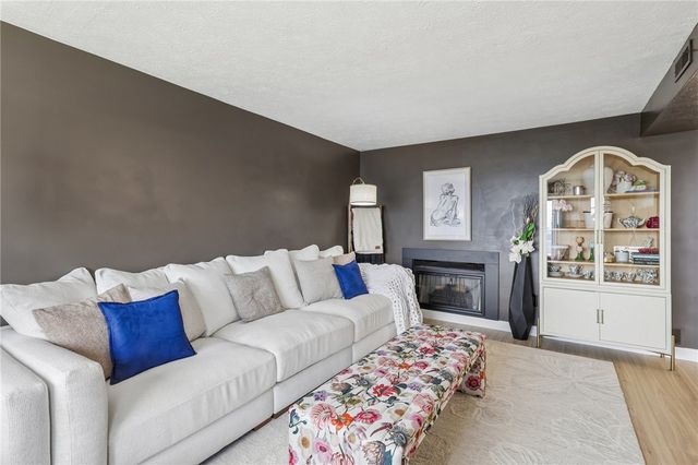 1845 Clayton 202, Perry Hilltop, PA 15214