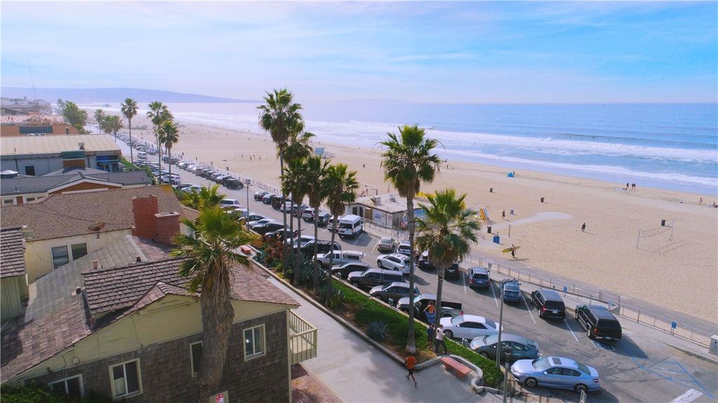 Image 4 of property listing at 4117 Ocean Drive, Manhattan Beach, CA 90266