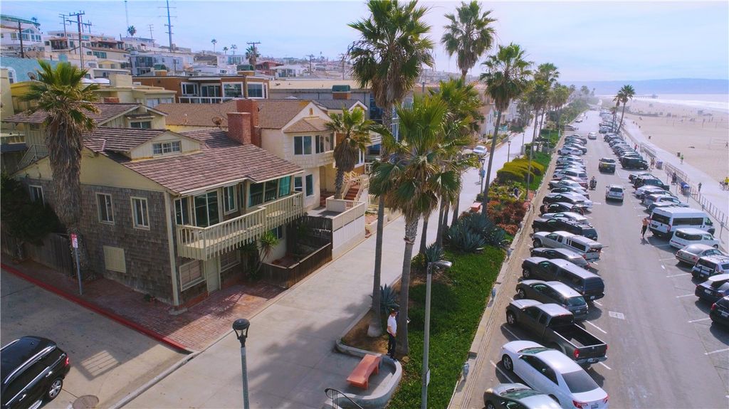 Image 5 of property listing at 4117 Ocean Drive, Manhattan Beach, CA 90266