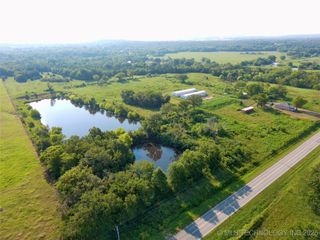 28360 Arbeka Road, Henryetta, OK 74437