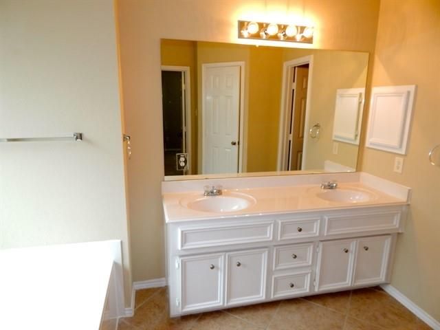 860 Rock Harbor Lane, League City, TX 77573