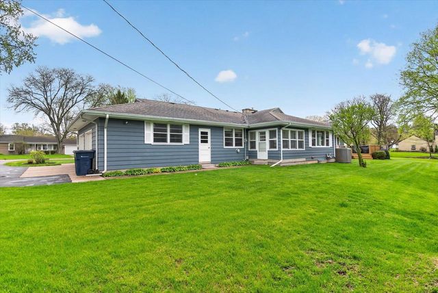94 S Harmony Drive, Janesville, WI 53545