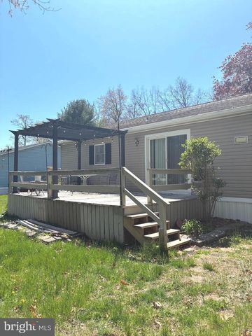 722 DOGWOOD DR, Green Lane, PA 18054