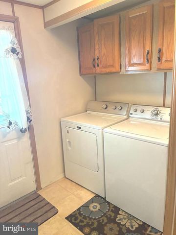 722 DOGWOOD DR, Green Lane, PA 18054