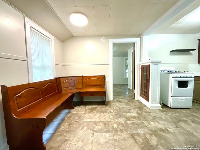 810 W Magnolia Ave Apt 3, San Antonio, TX 78212