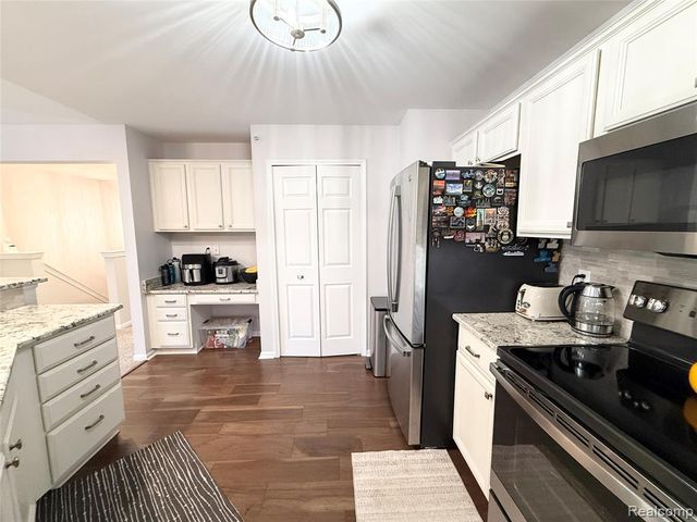 23202 Alexa Drive, Commerce Twp, MI 48390