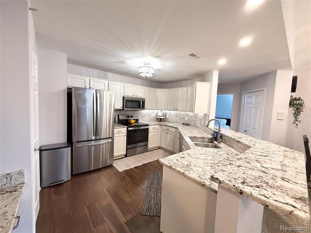 23202 Alexa Drive, Commerce Twp, MI 48390