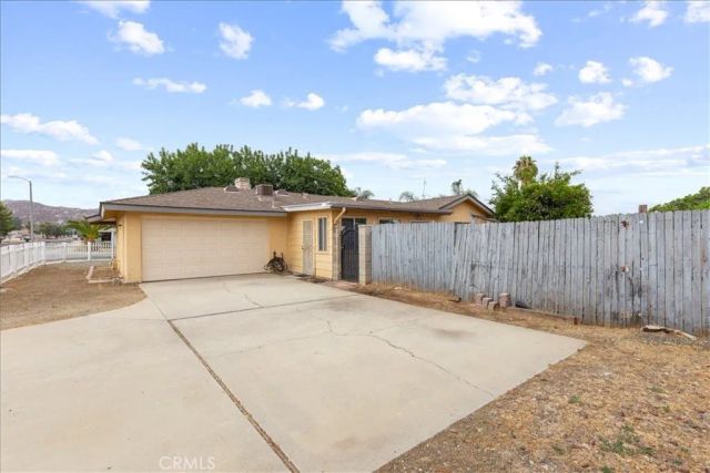 892 Margaret, Hemet, CA 92543