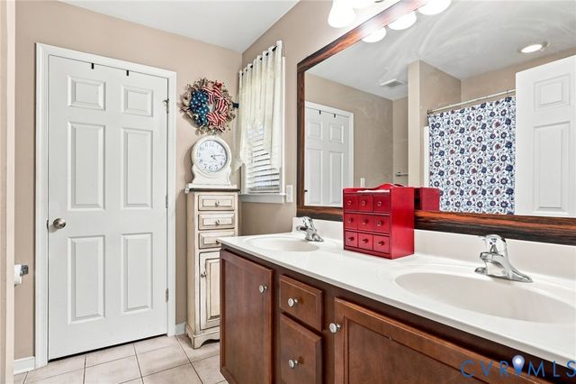 6401 Poplar Rd, New Kent, VA 23141
