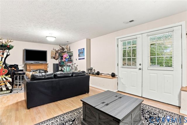 6401 Poplar Rd, New Kent, VA 23141