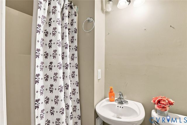 6401 Poplar Rd, New Kent, VA 23141