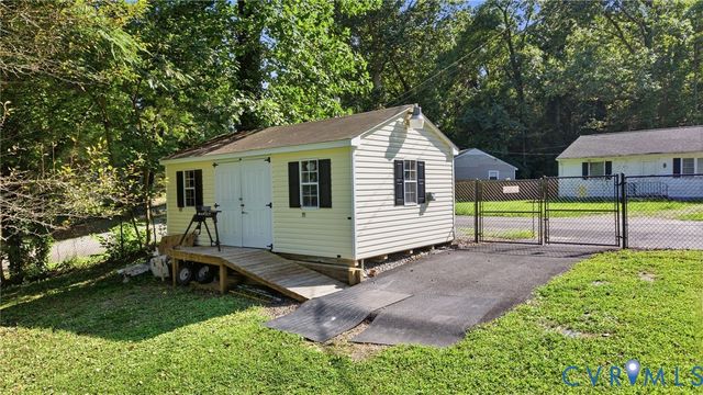 6401 Poplar Rd, New Kent, VA 23141