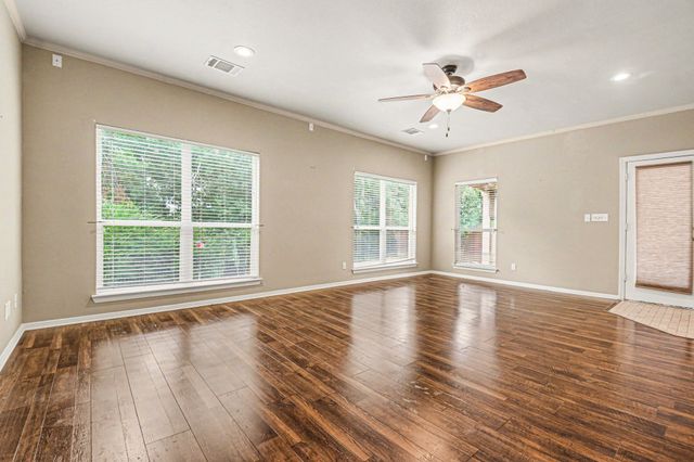 1342 Clear Creek Drive, Lewisville, TX 75067