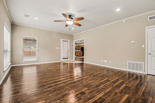 1342 Clear Creek Drive, Lewisville, TX 75067