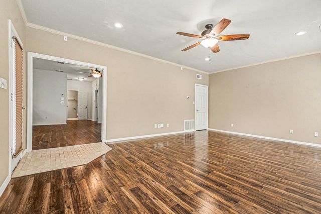 1342 Clear Creek Drive, Lewisville, TX 75067