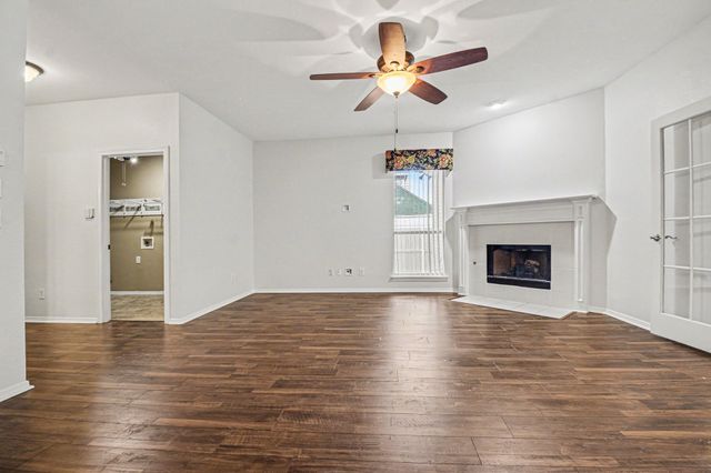 1342 Clear Creek Drive, Lewisville, TX 75067