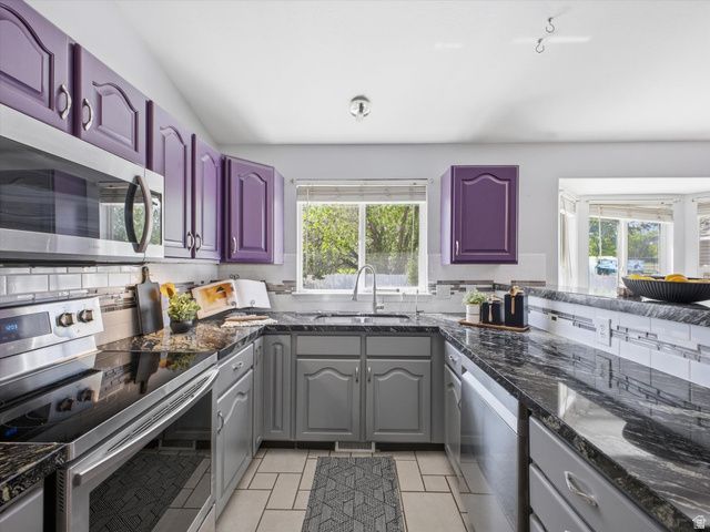 5949 W PERON LN, West Valley City, UT 84128